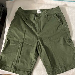Green gap shorts